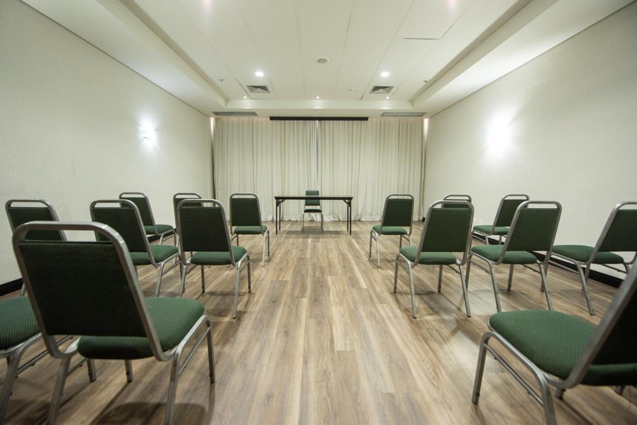 Hotel Ibis Betim Extérieur photo